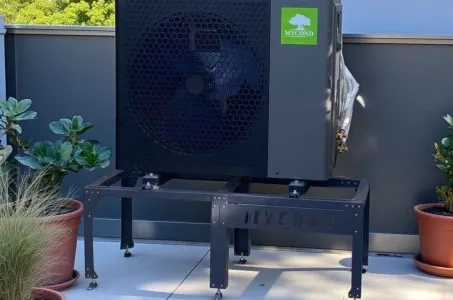 Family residence with Mycond Split heat pumps BeeHeat series